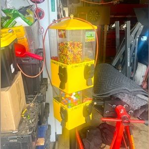 Working gum, machine/candy machine